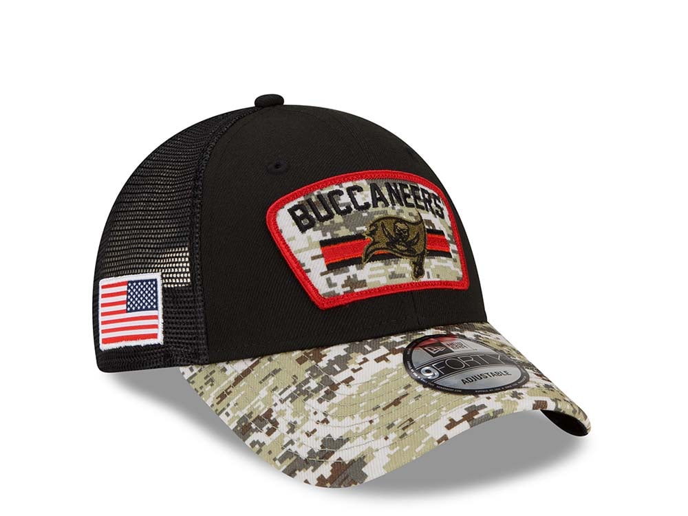 New Era Tampa Bay Buccaneers Salute to Service 21 9Forty Trucker Snapback Hat