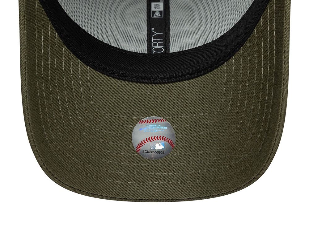 New Era New York Yankees League Essential Olive Edition 9Forty Strapback Hat