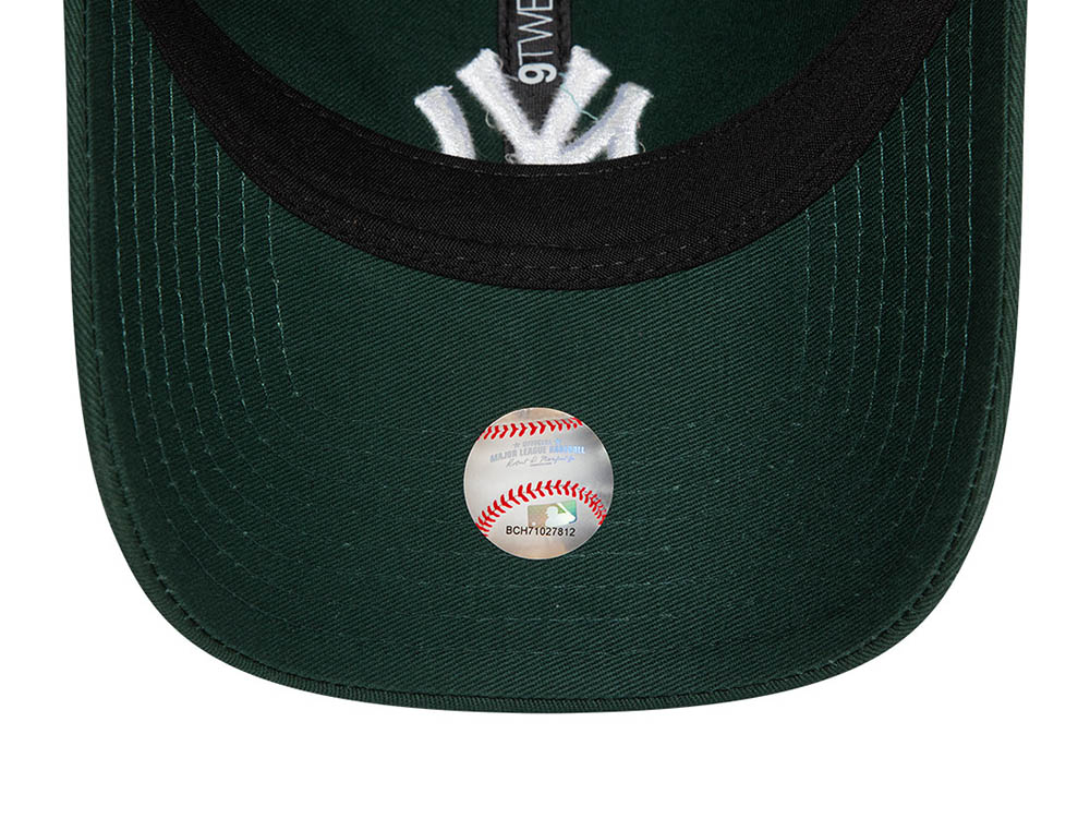 New Era New York Yankees League Essential Dark Green 9Twenty Strapback Hat