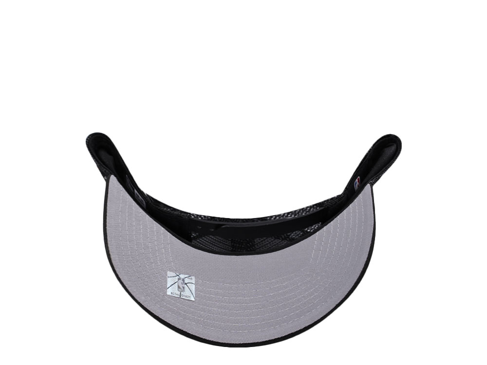 New Era New York Knicks Black Classic Edition Trucker A  display picture 2