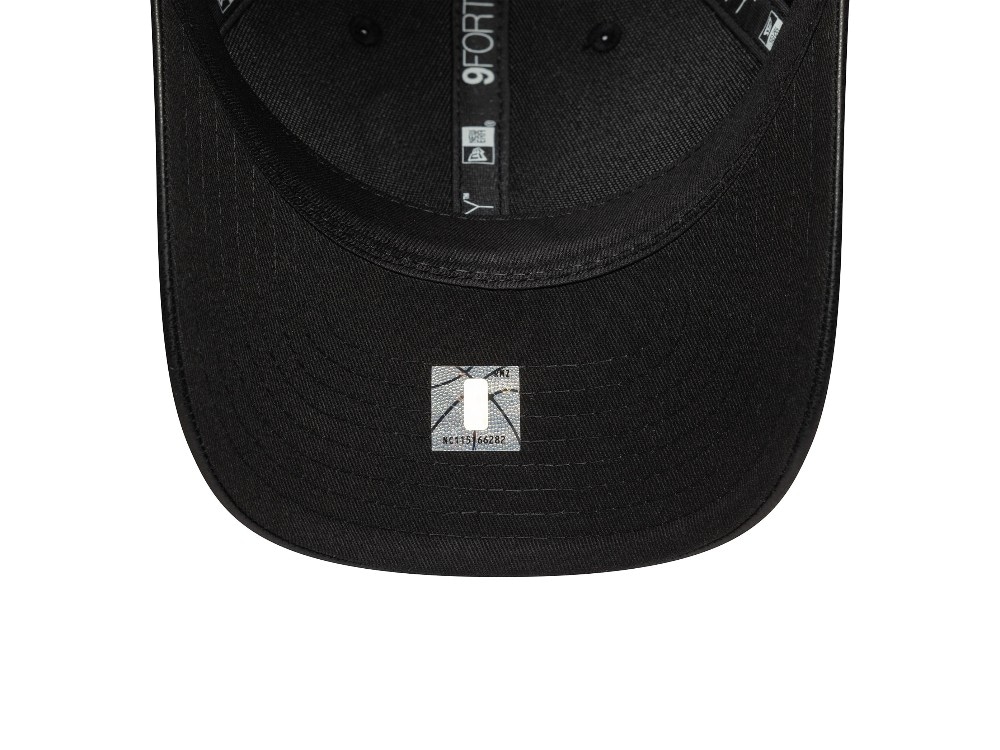 New Era Chicago Bulls Black PU Leather Edition 9Forty M Crown Snapback Hat