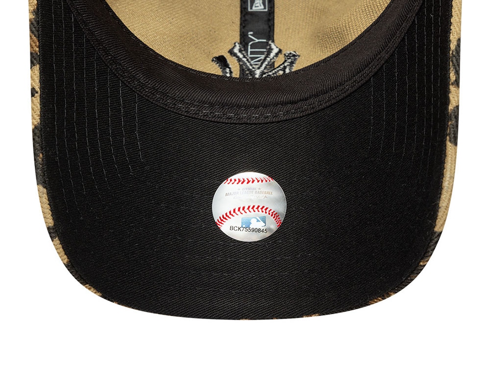 New Era New York Yankees Leopard Print Womens 9Twenty Strapback Hat