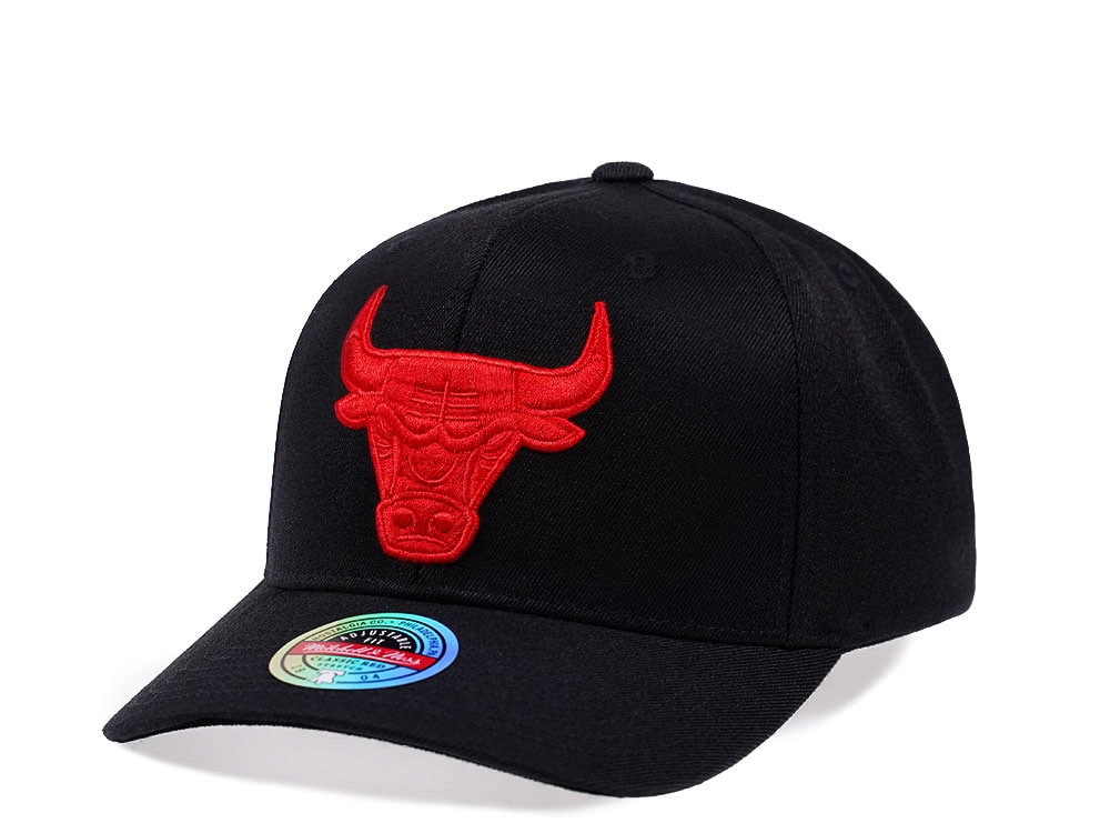 Mitchell & Ness Chicago Bulls Duotone Red Line Flex Snapback Hat