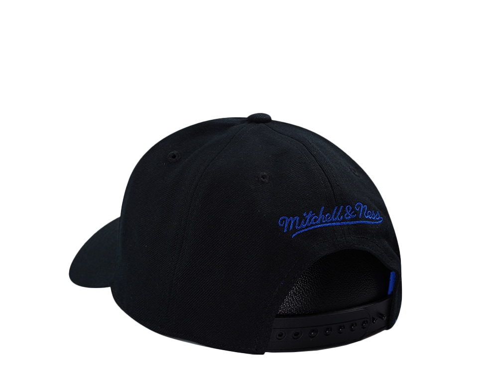 Mitchell & Ness New York Knicks 404 Club Camo Black Edition Pro Pinch Fit Snapback Hat