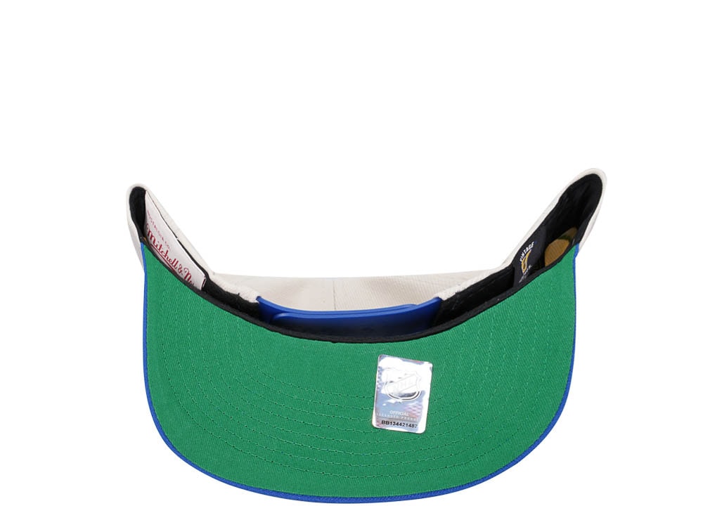 Mitchell & Ness Hartford Whalers Vintage Off-White Snapback Hat
