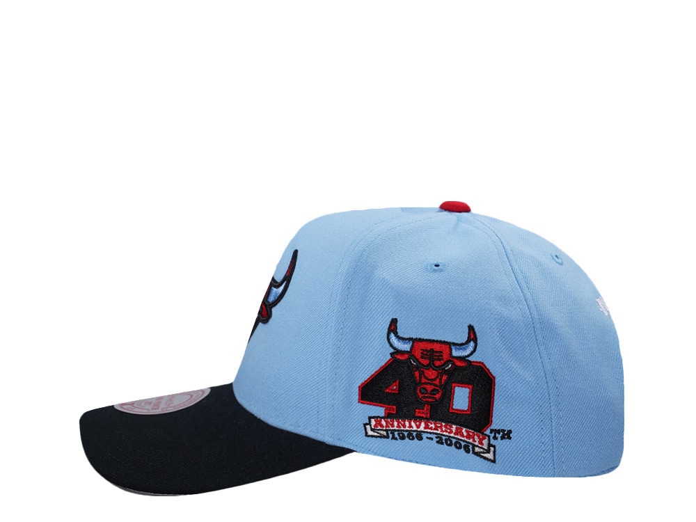 Mitchell & Ness Chicago Bulls NBA In The City Sky Blue Edition Pro Pinch Fit Snapback Hat