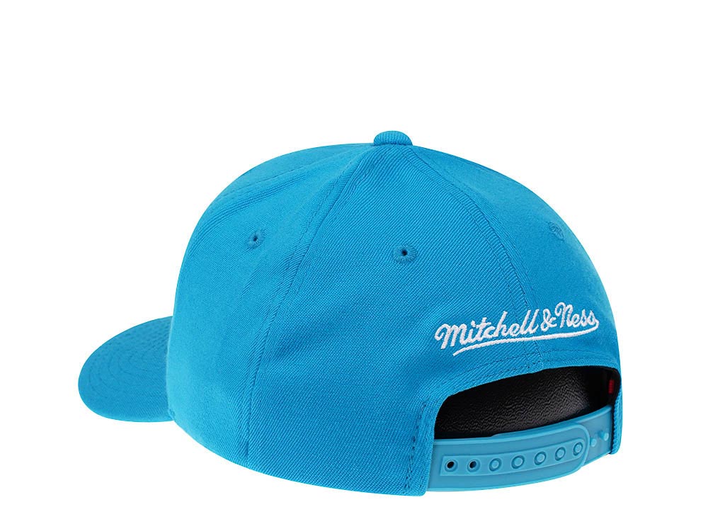Mitchell & Ness Detroit Pistons Team Ground Red Line Solid Flex Snapback Hat