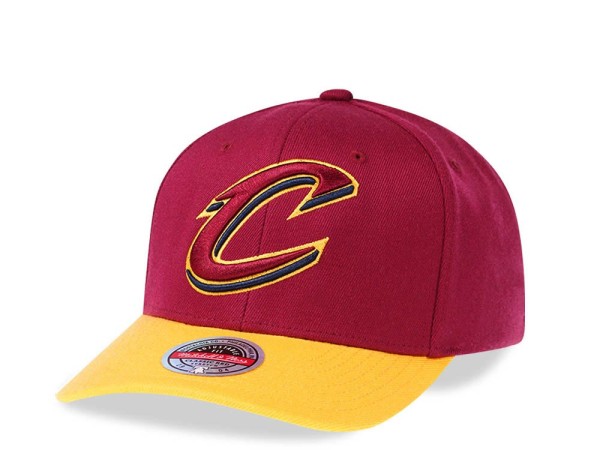 Mitchell & Ness Cleveland Cavaliers Two Tone Red Line Solid Flex Snapback Cap