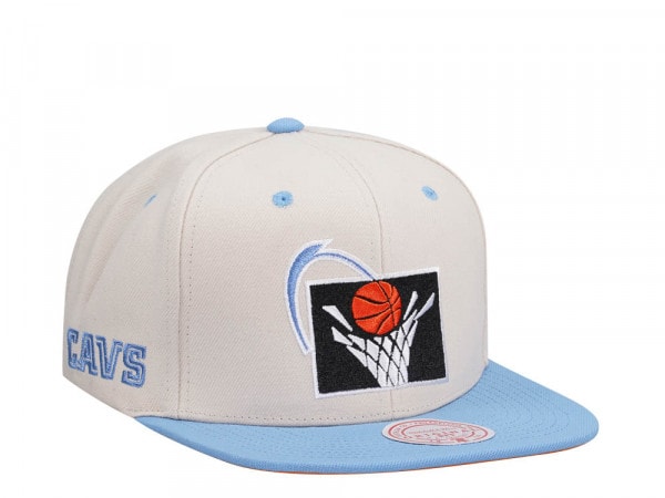 Mitchell & Ness Cleveland Cavaliers Sail Off White Two Tone Snapback Cap