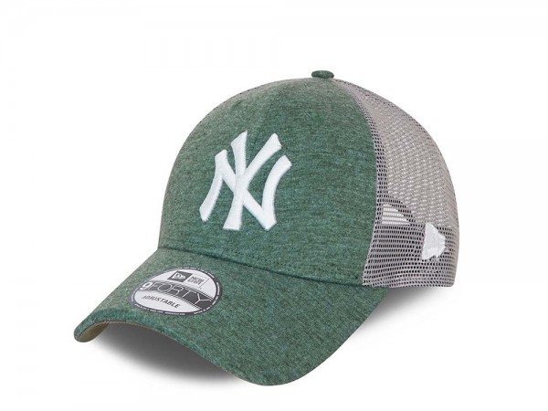 New Era New York Yankees Homefield Green 9Forty Trucker Strapback Cap